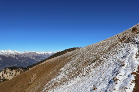 Sur le sentier en lacets sous le Pic.