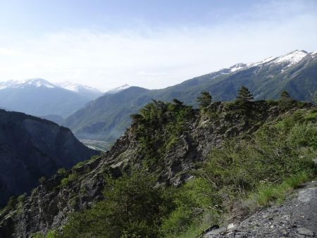 Sentier menant au Char d’Osset