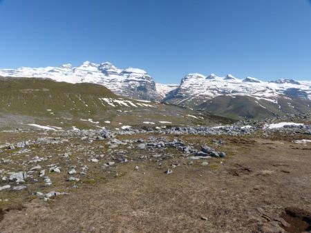 En pleine ascension, déjà une belle vue sur le Mont Perdu