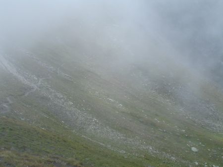 Arrivée au col dans les nuages