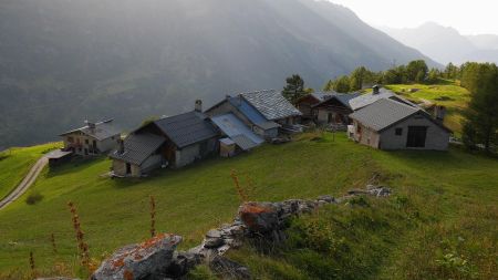 L’arrivée au hameau du Fenil.