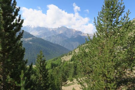 Descente vers Le Villard