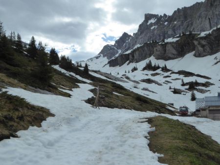 Refuge et col de Bostan