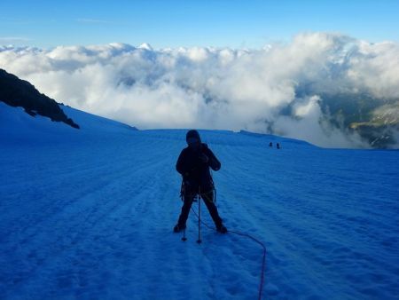 Fred dans le rétro avec une somptueuse mer de nuages