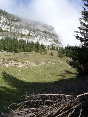 Au bout de l’alpage sous le Pas des Barres