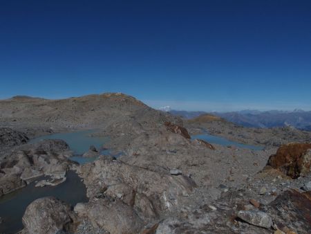 au milieu des moraines et des roches moutonnées