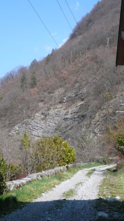 Dès la sortie du village, on attaque la montagne.