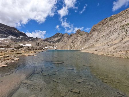 Retour au lac Glacé avec vue sur les Astazou et le Pic de Tuquerouye.