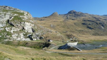 Au-dessus du barrage