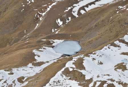 Zoom sur le lac Petit (qui est le plus grand du groupe)