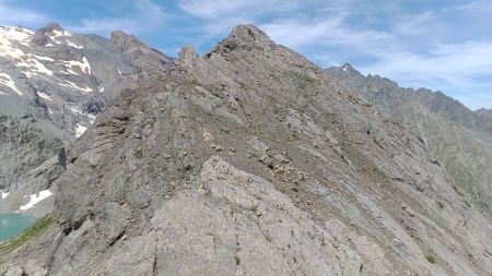 La crête menant au sommet du Roc de la Montagnolle