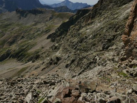 Depuis la crête du Col des Lauzières : dans le rétro, l’itinéraire de montée