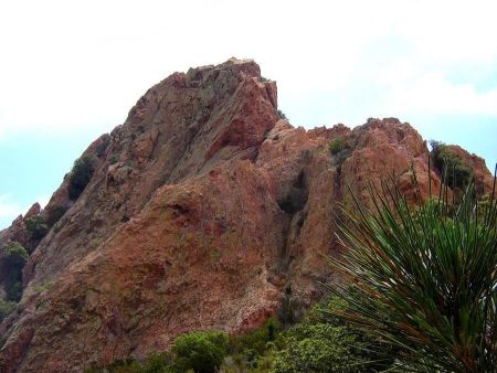 Au pied du Rocher St-Barthélemy.