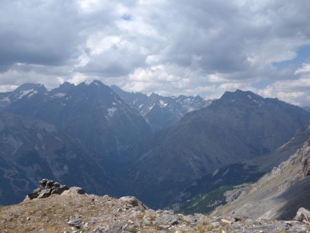 L’Ailefroide, Pic sans Nom , Pelvoux, Barre des Ecrins , Grande Sagne, Pic de Neige Cordier, et Pics de Seguret Clouzis et Gardiner