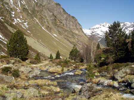 Montée dans le vallon d’Aigues Cluse