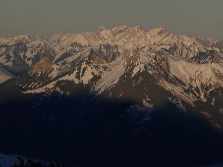 Un regard vers les préalpes fribourgeoises.