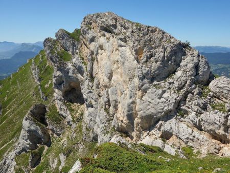 Regard arrière sur le sommet 2005m