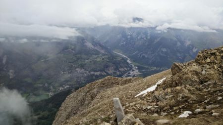 On distingue bien l’entrée de la vallée de Champoléon