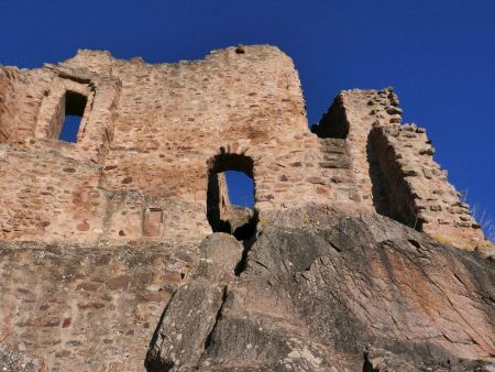 Le château du Girsberg : mariage de la roche et des murailles