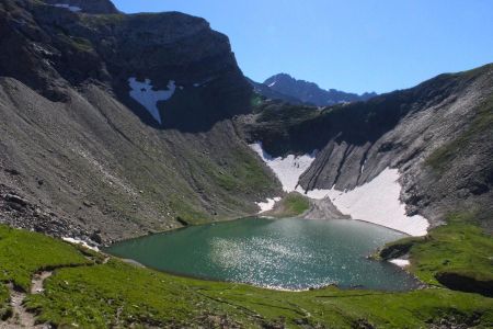 Vue sur le Lac Labarre en montant à la Tête des Chétives